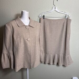 Giorgio Sant'  Angelo Woman's Skirt Suit Beige Size 14 Lined Paisley Ruffle